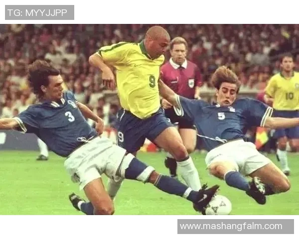 世界足球明星的精彩评价与传奇瞬间回顾